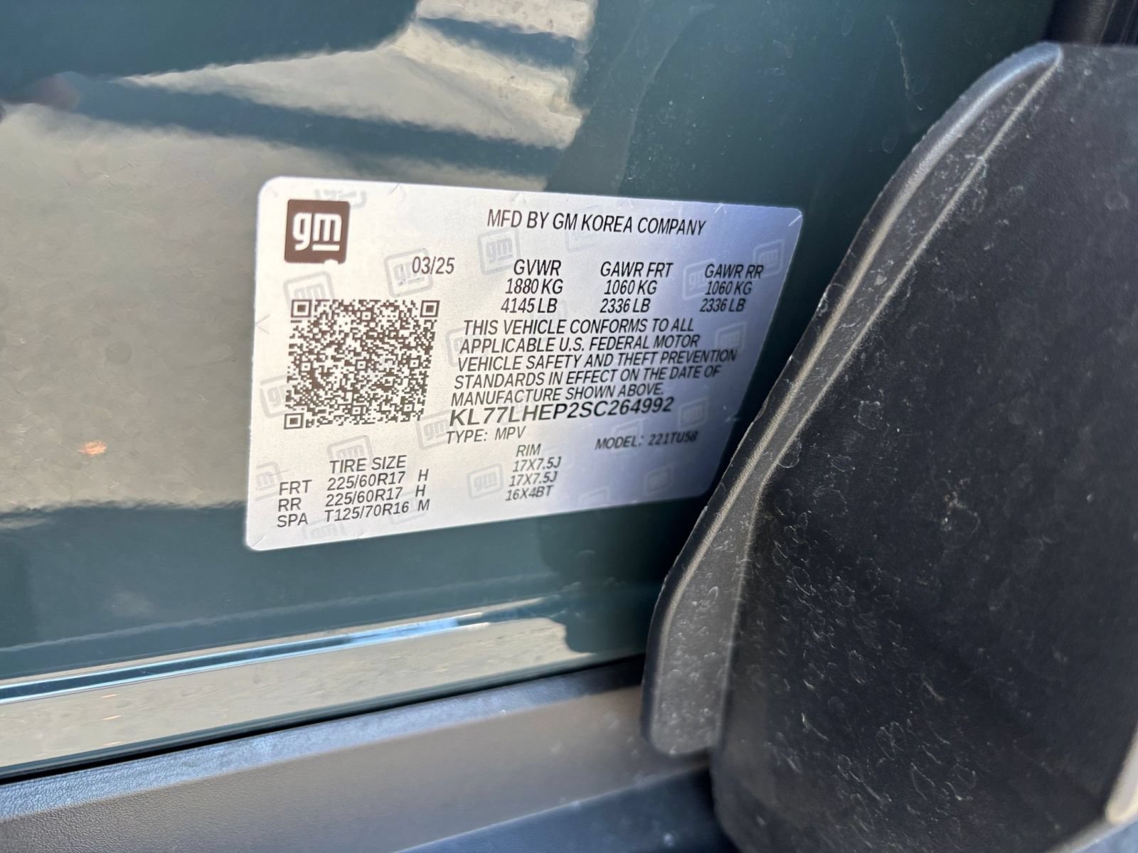 Used 2025 Chevrolet Trax LT FWD image 27