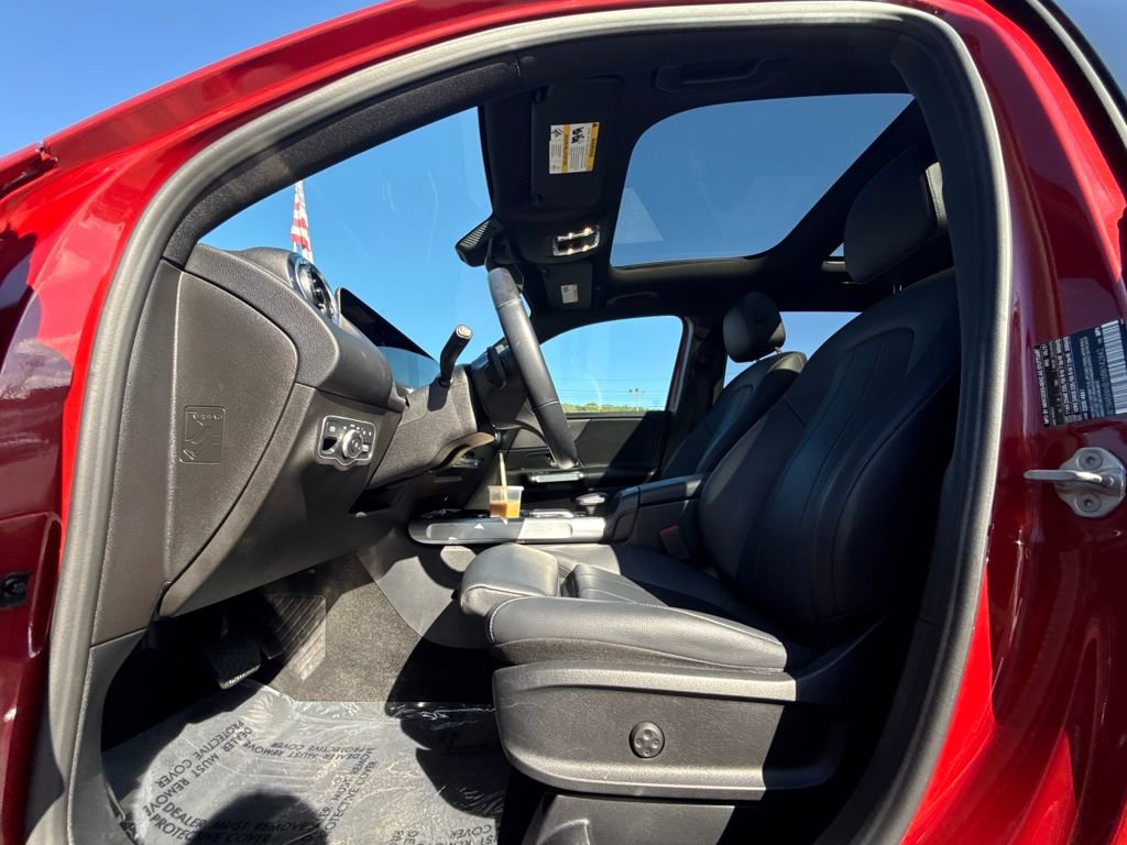 Used 2021 Mercedes-Benz GLB 250 4MATIC image 23