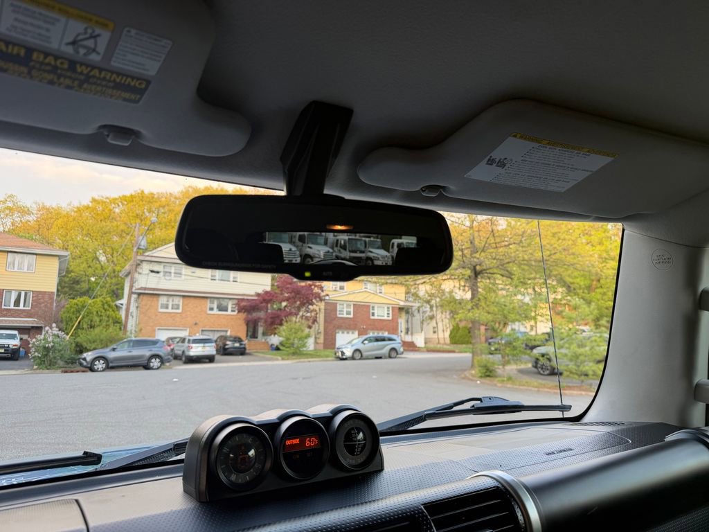 Used 2012 Toyota FJ Cruiser 4WD w/ Upgrade Pkg image 21