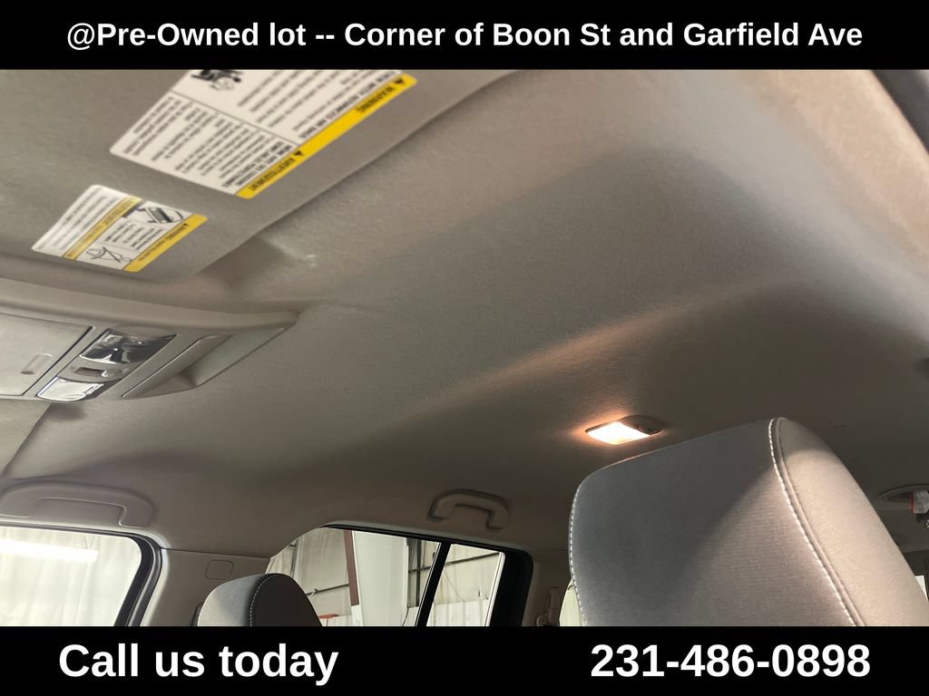 Used 2015 Nissan Xterra PRO-4X AWD/4WD image 12