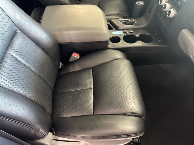 Used 2022 Toyota Sequoia SR5 image 39
