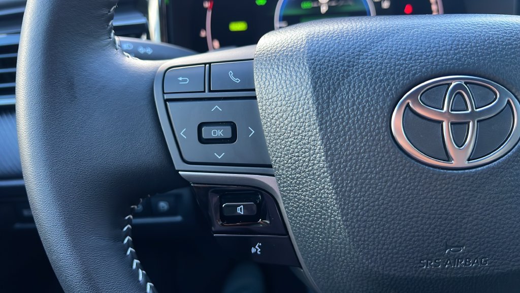 Certified 2026 Toyota Camry Hybrid FWD image 19
