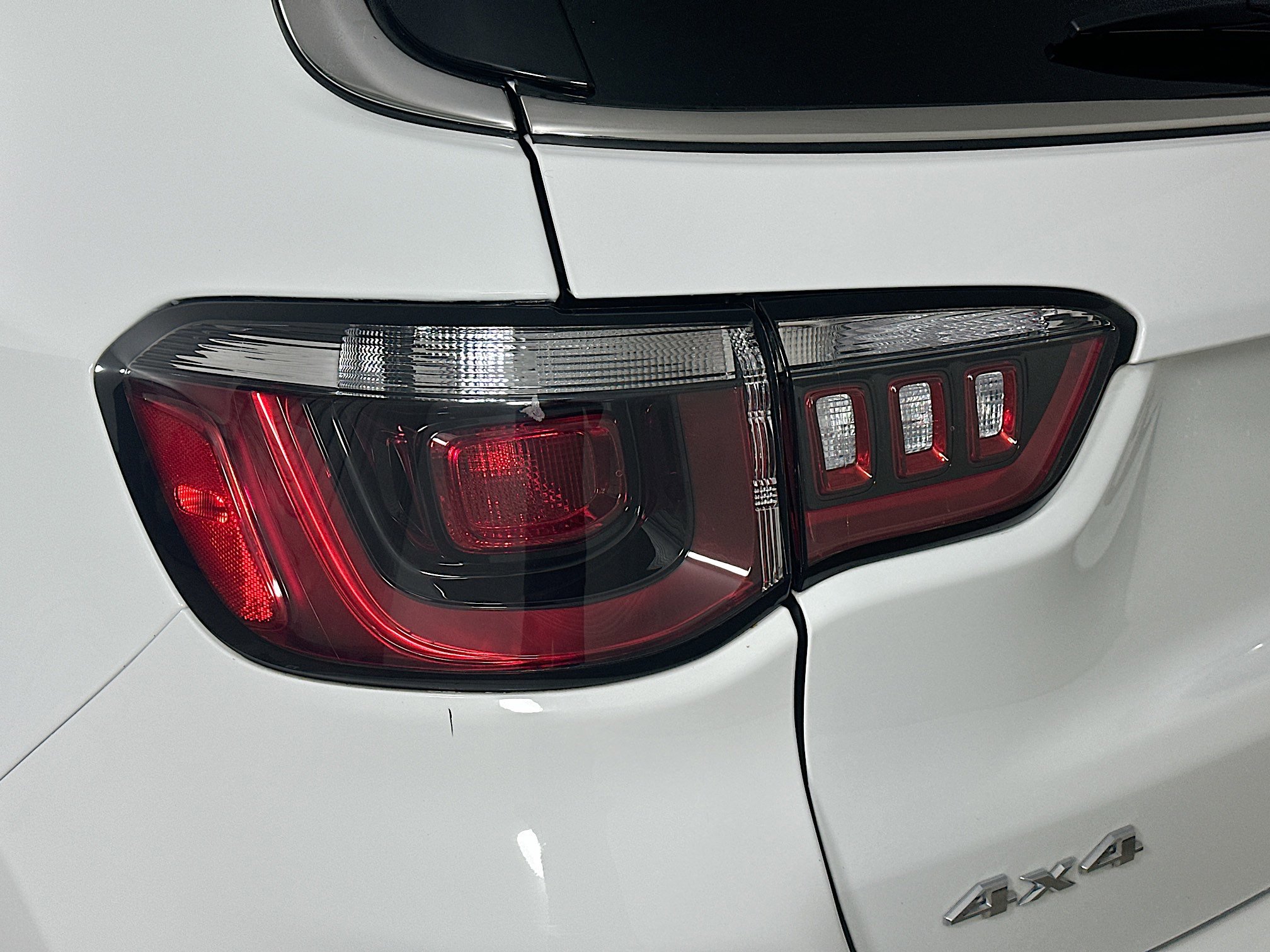 Certified 2025 Jeep Compass Latitude image 40