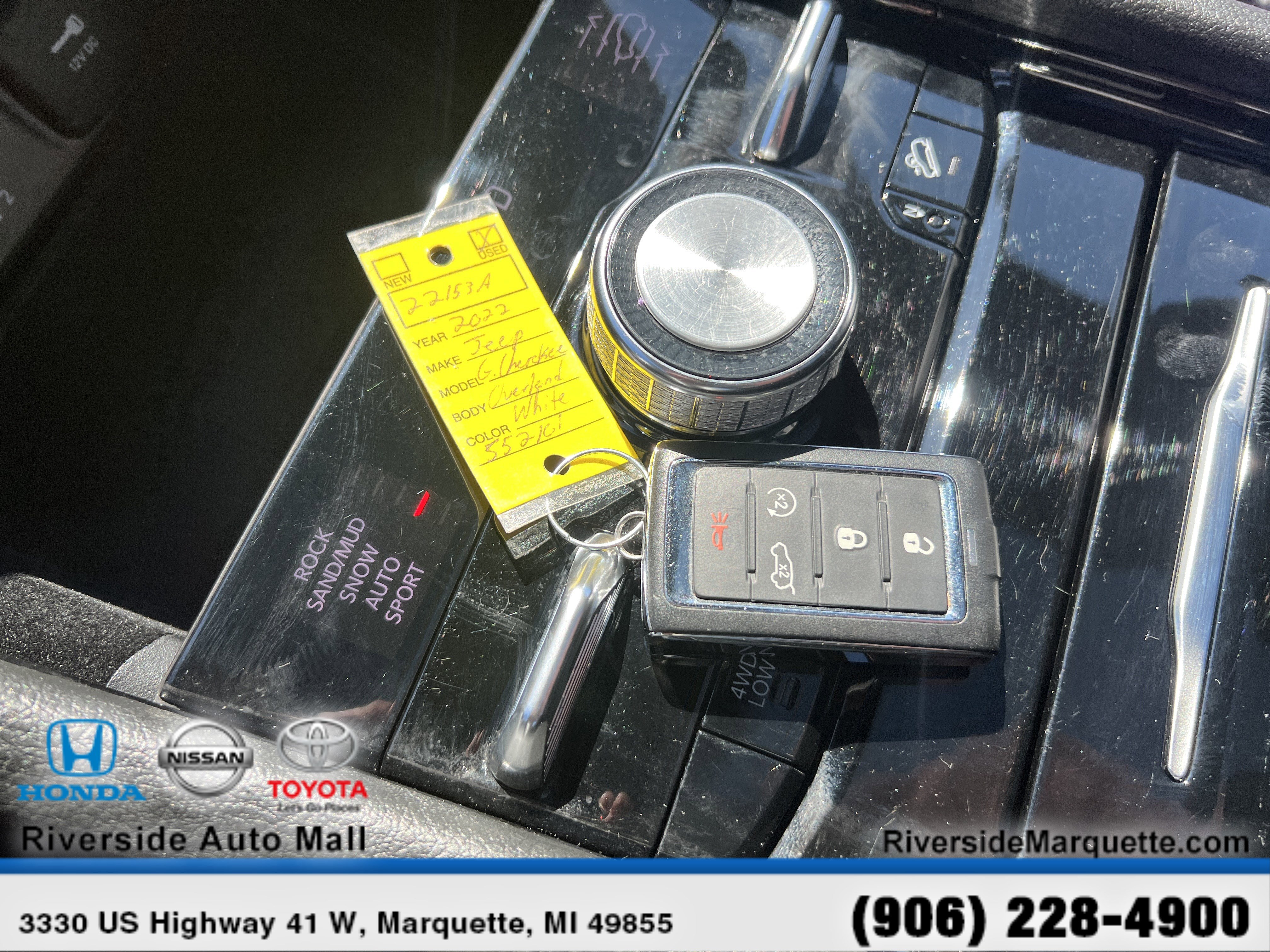 Used 2022 Jeep Grand Cherokee L Overland w/ Luxury Tech Group IV AWD/4WD image 29