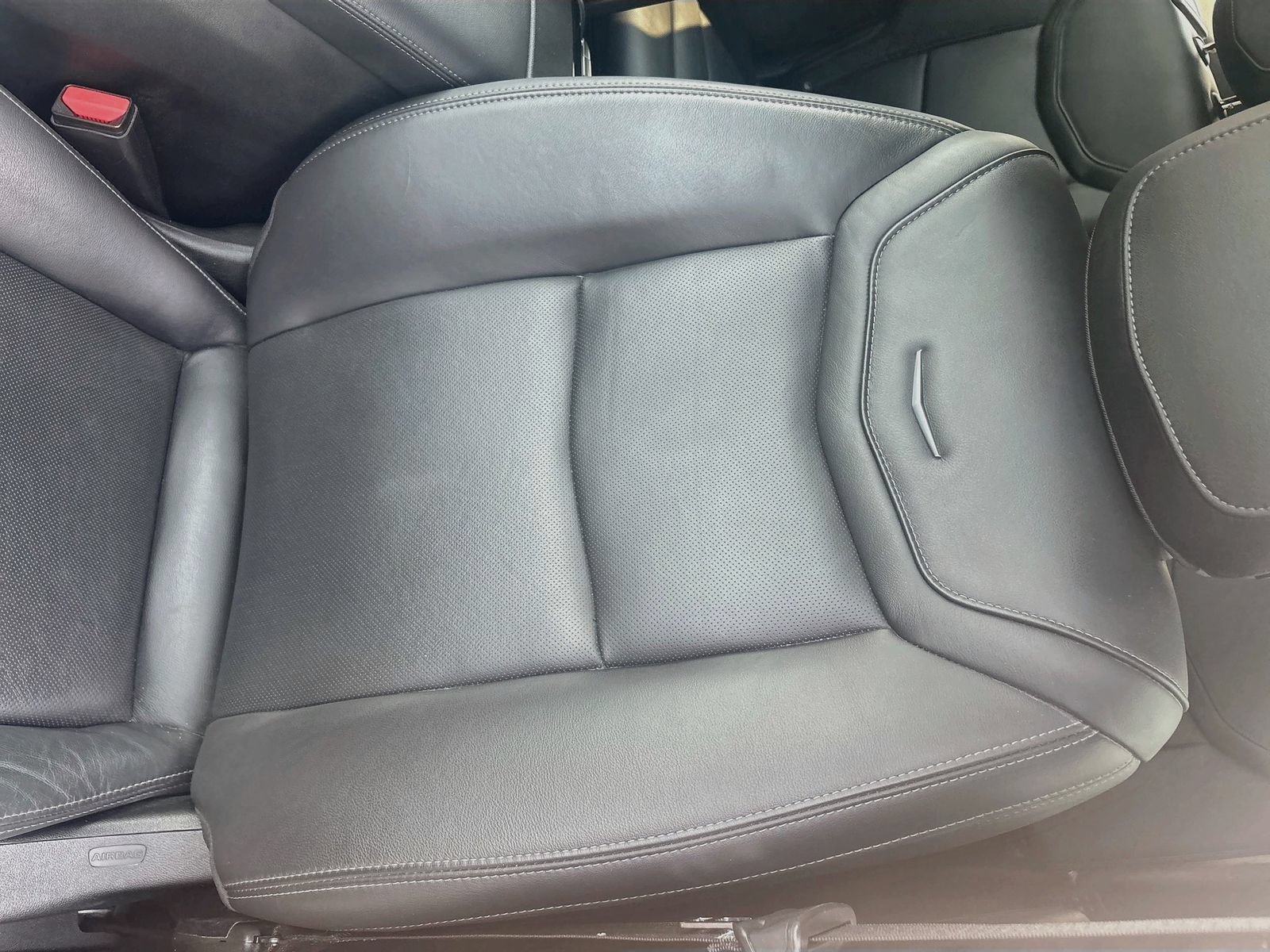 Used 2025 Cadillac XT6 Premium Luxury w/ LPO, Floor Liner Package AWD/4WD image 20