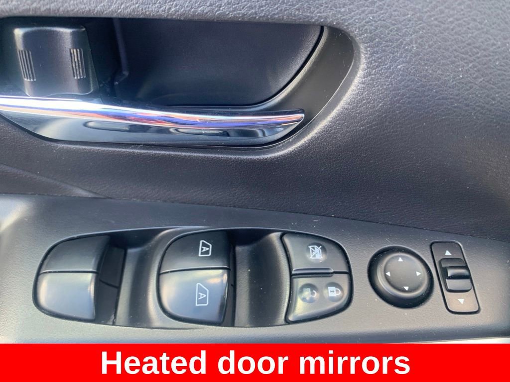 Used 2019 Nissan Kicks SR w/ SR Premium Package FWD image 14