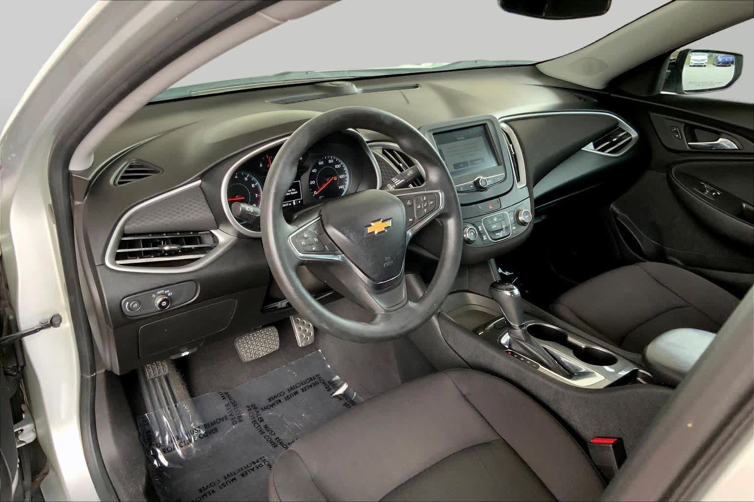 Used 2017 Chevrolet Malibu LS FWD image 18
