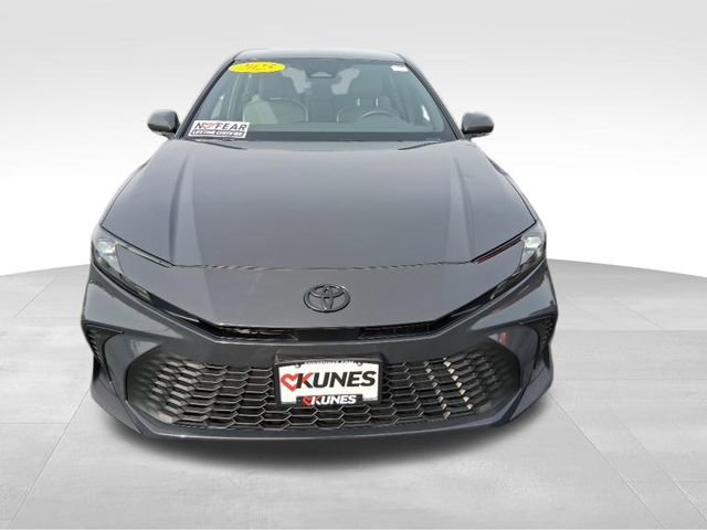 Used 2025 Toyota Camry SE w/ Convenience Package image 6