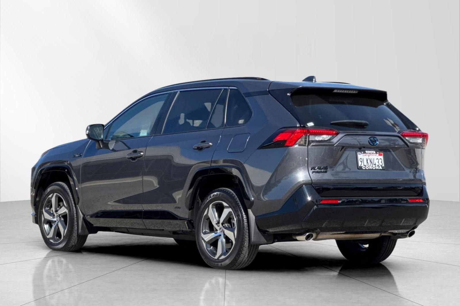 Used 2024 Toyota RAV4 SE w/ Weather & Moonroof Package image 6