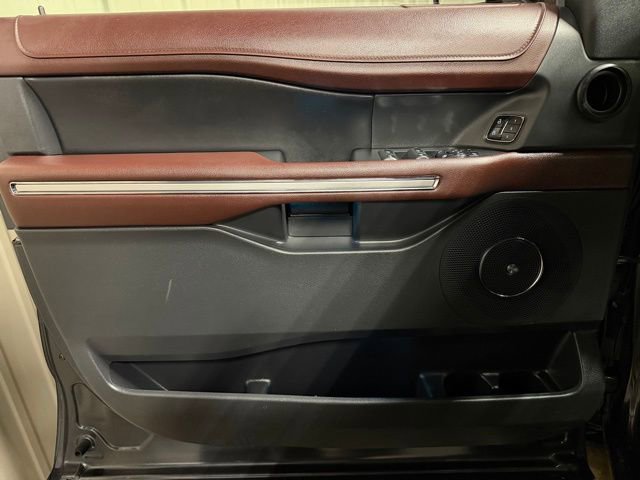 Used 2024 Ford Expedition Limited image 12
