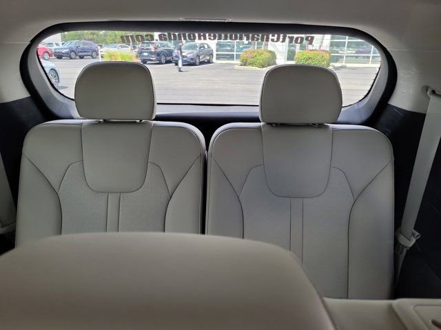 Used 2021 Kia Sorento S image 14