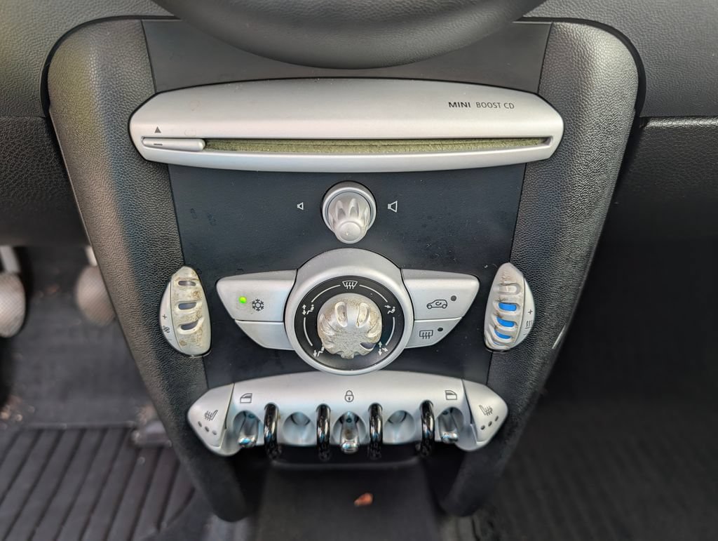 Used 2010 MINI Cooper Hardtop FWD image 5