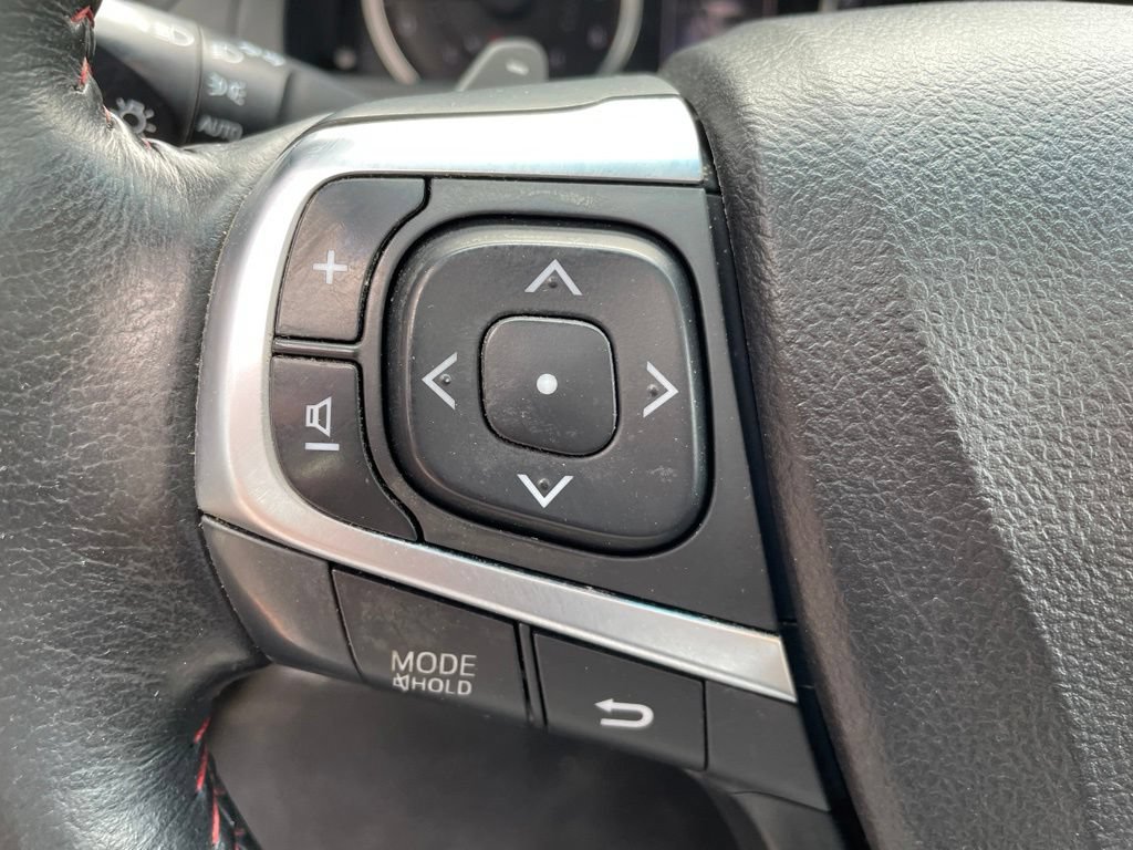 Used 2016 Toyota Camry SE w/ Moonroof Package FWD image 17