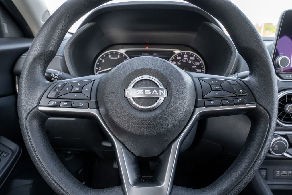 Used 2025 Nissan Sentra SV FWD image 17