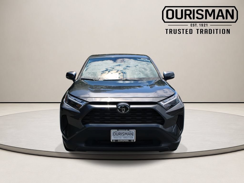 Used 2023 Toyota RAV4 LE AWD/4WD image 4