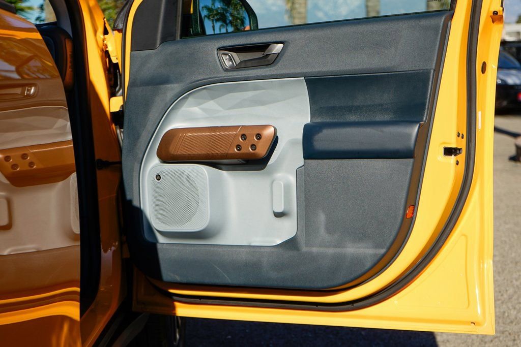 Used 2023 Ford Maverick Lariat w/ Lariat Luxury Package image 41