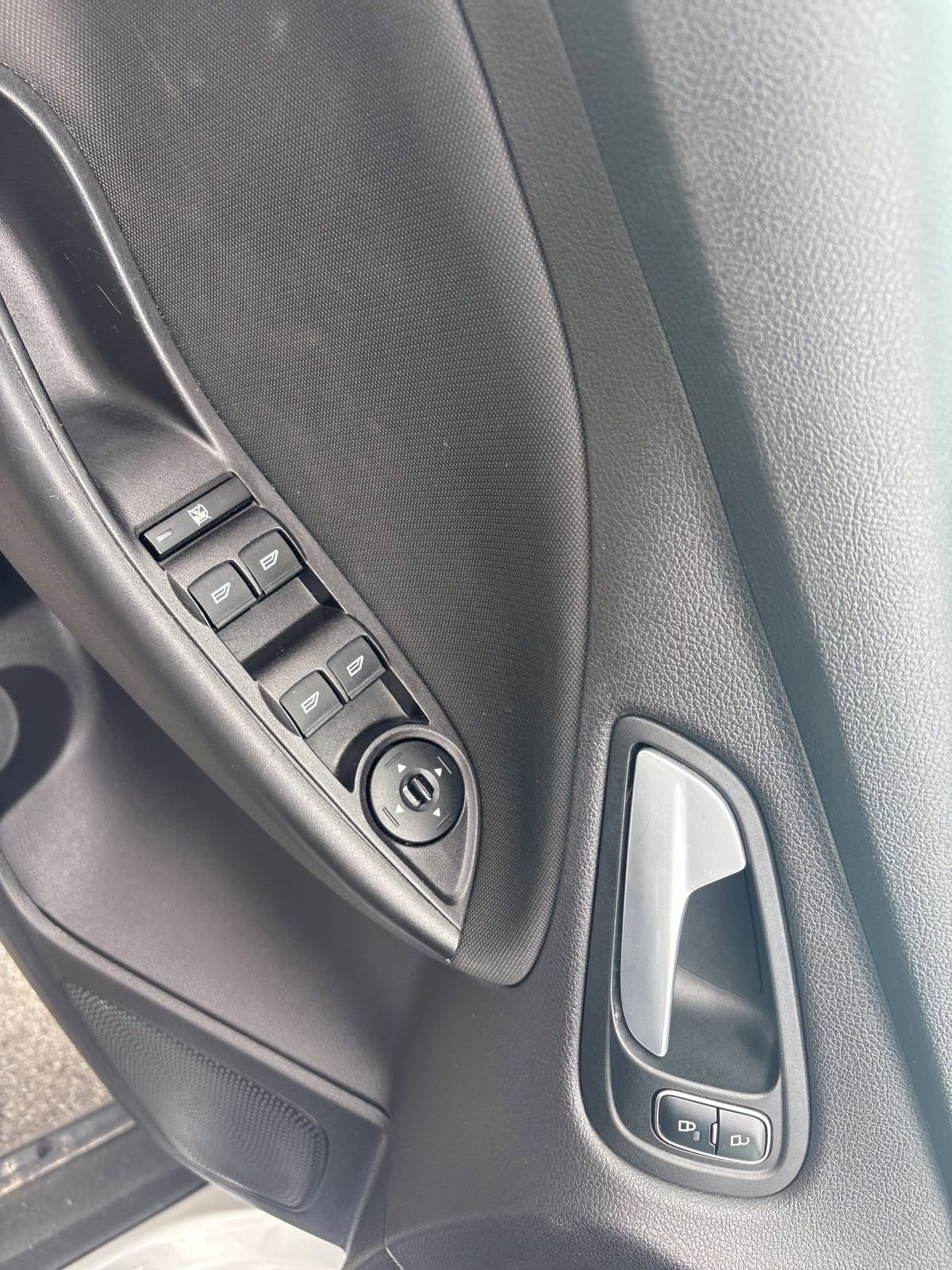 Used 2015 Ford Focus SE FWD image 20