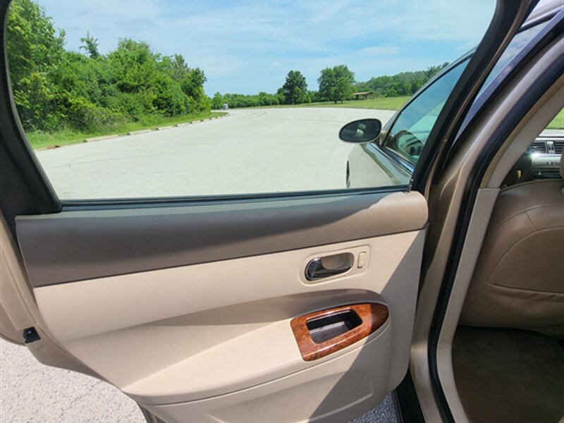 Used 2005 Buick LaCrosse CX FWD image 25