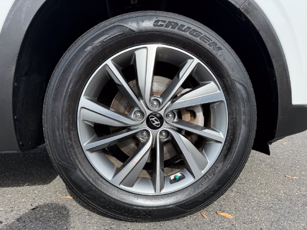 Used 2019 Hyundai Santa Fe Limited AWD/4WD image 9