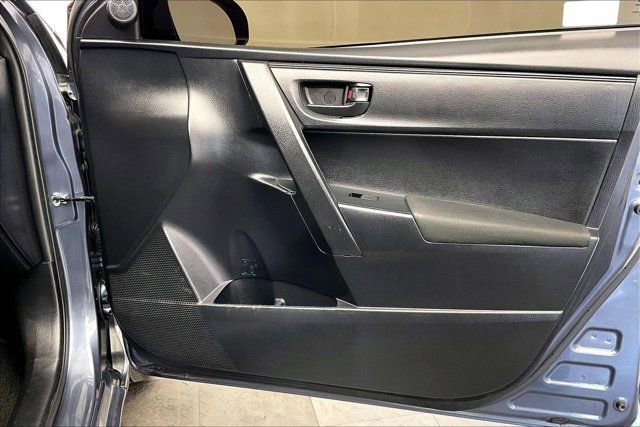 Used 2017 Toyota Corolla L w/ Carpet Mat Package (TMS) image 27