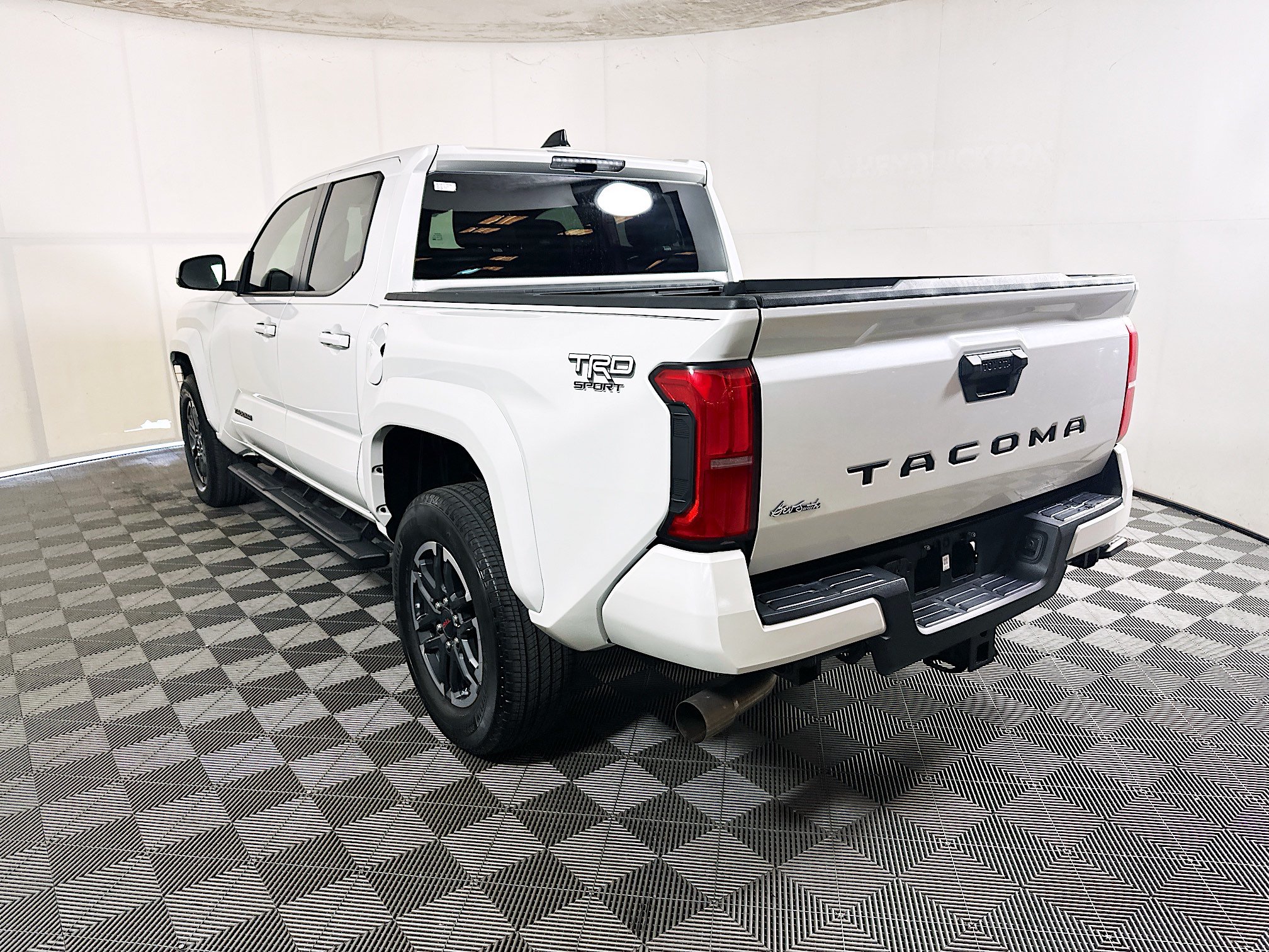Used 2024 Toyota Tacoma TRD Sport RWD image 5