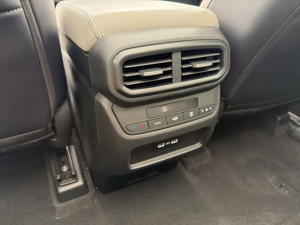 Certified 2023 Honda Pilot Touring image 39