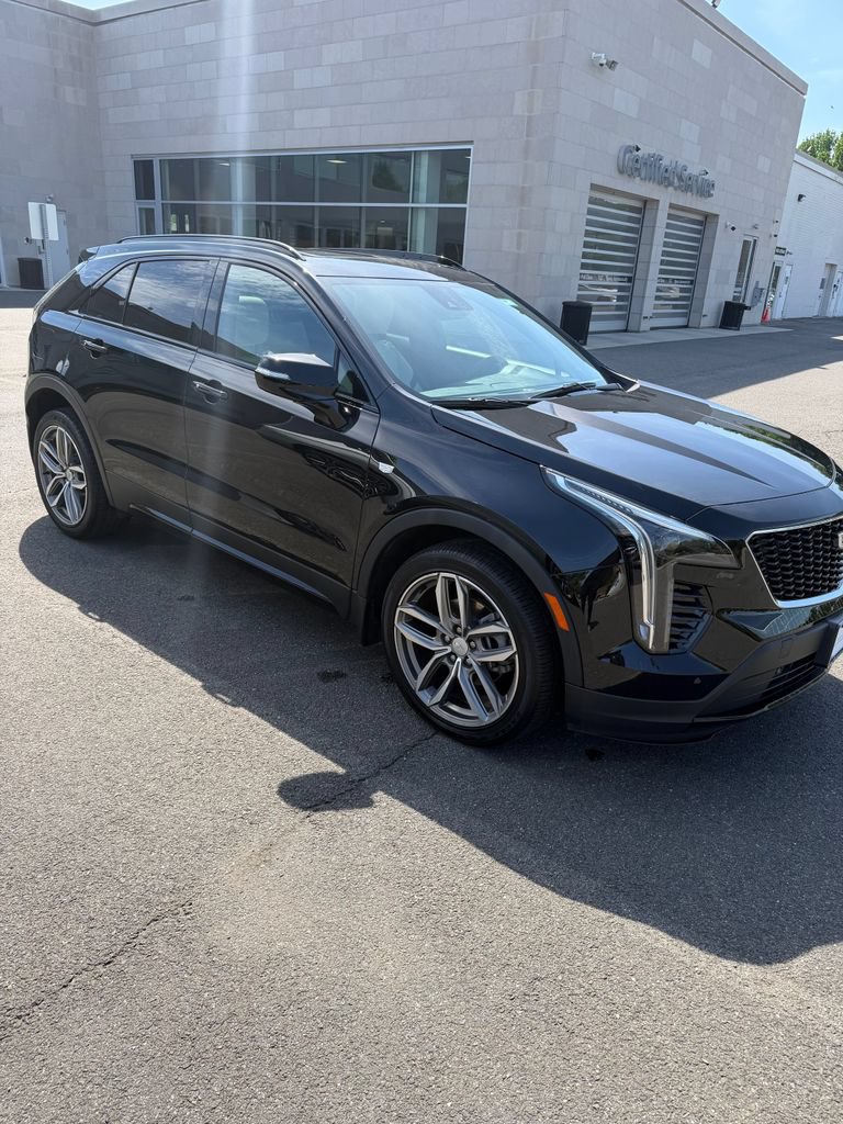 Used 2022 Cadillac XT4 Sport AWD/4WD image 2
