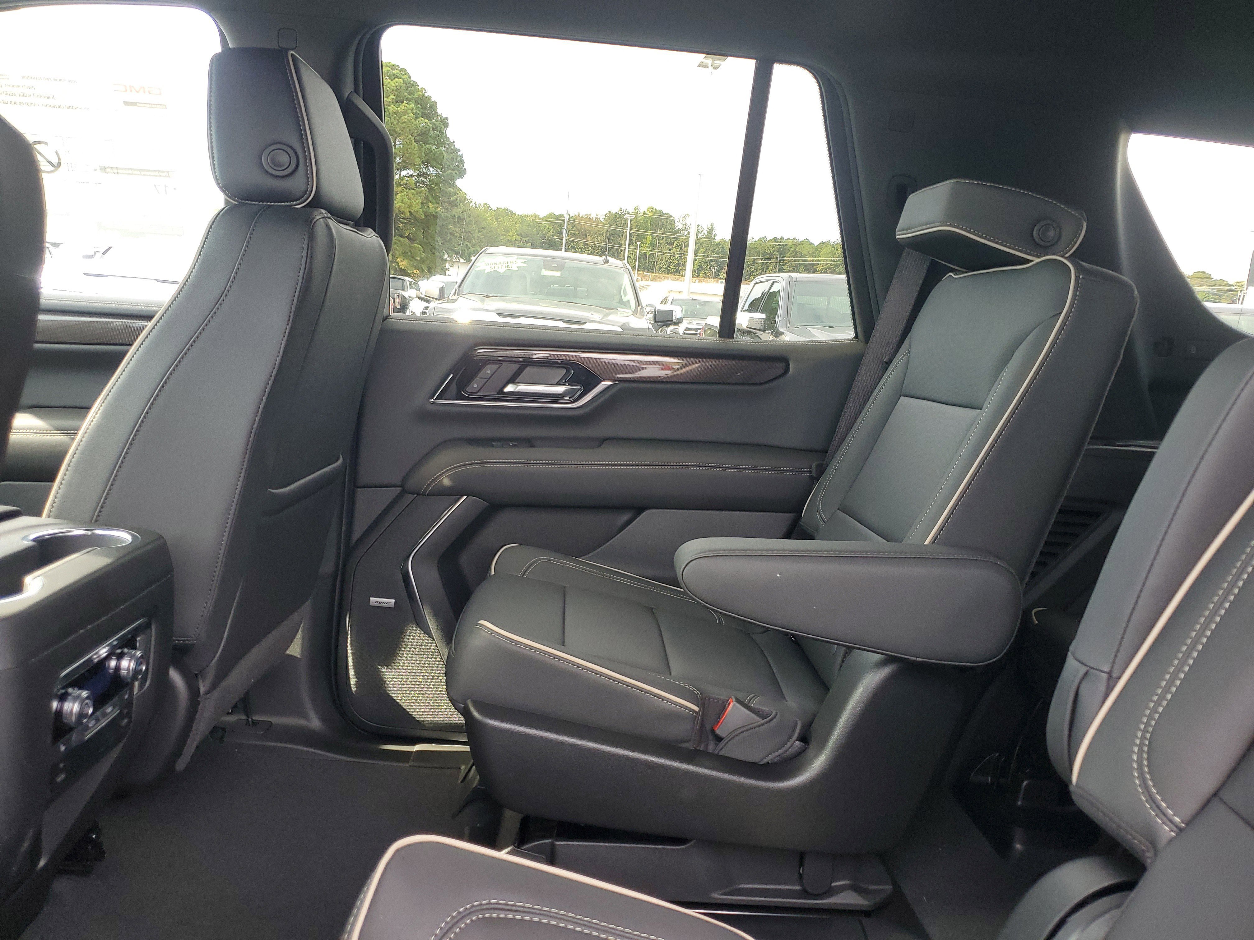 New 2026 GMC Yukon Elevation image 9