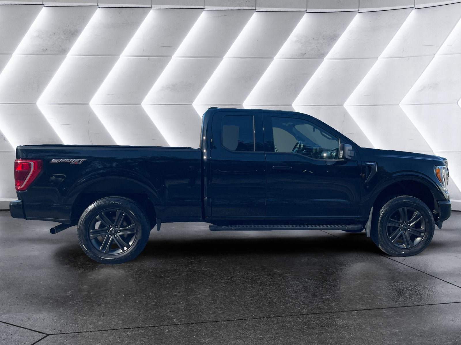 Used 2021 Ford F150 XLT w/ Equipment Group 302A High AWD/4WD image 7