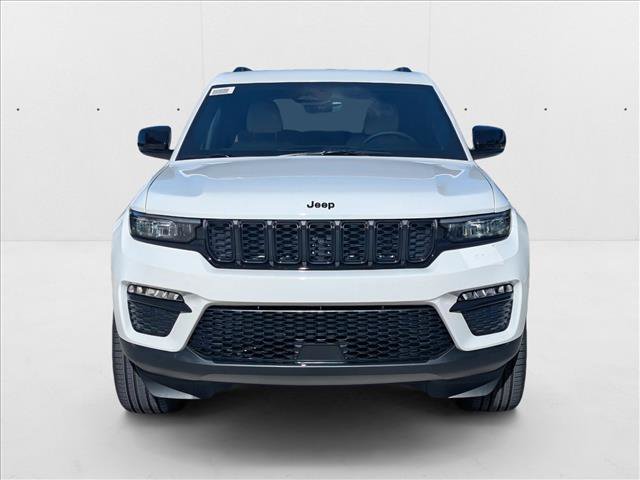 New 2025 Jeep Grand Cherokee Limited w/ Black Appearance Package RWD video 2