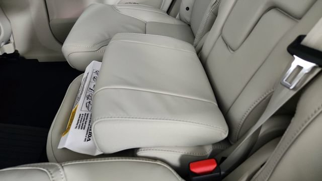 New 2026 Volvo XC90 T8 Ultra w/ Protection Package Premier AWD/4WD image 32