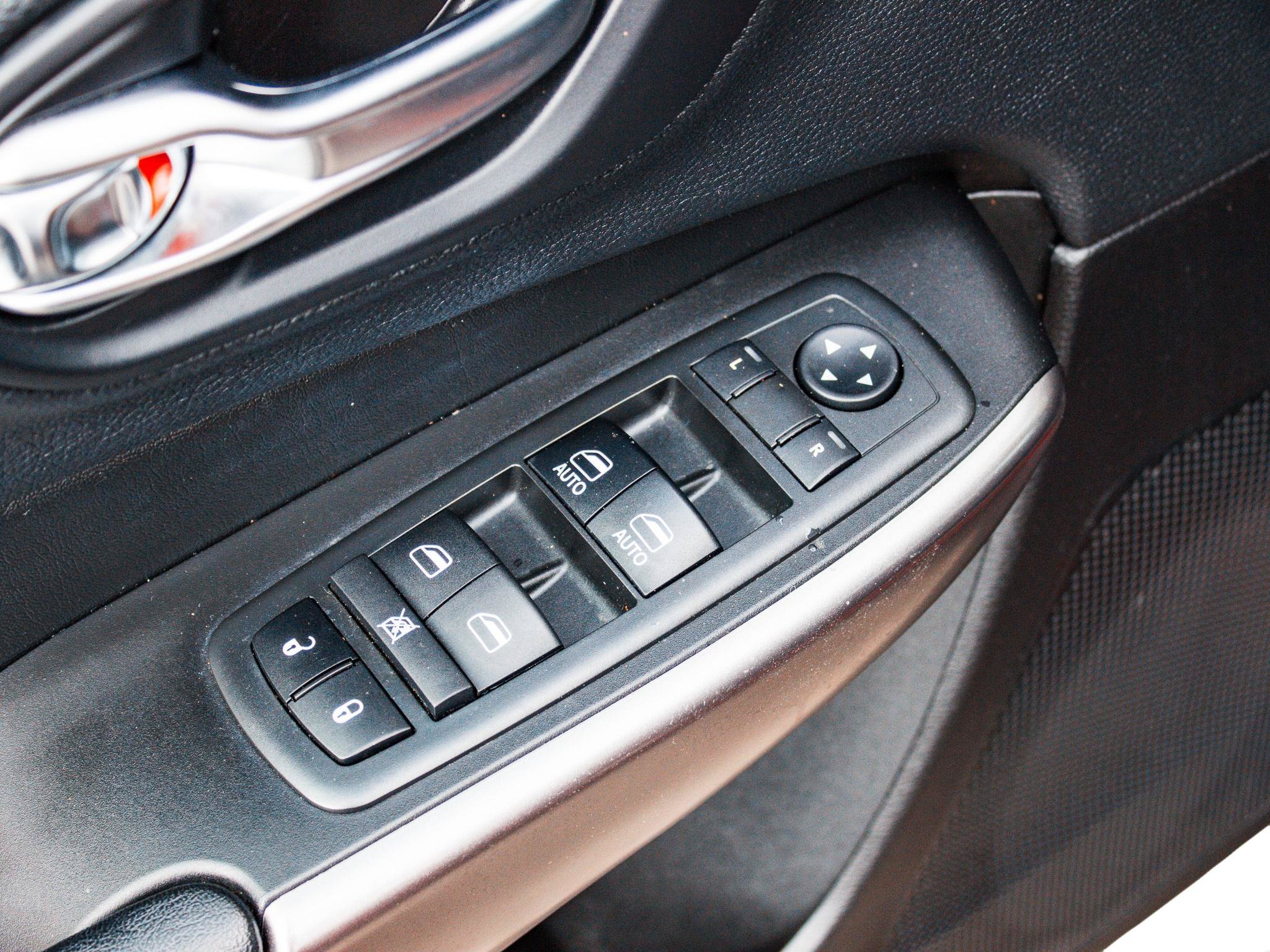 Used 2019 Jeep Cherokee Latitude Plus FWD image 8
