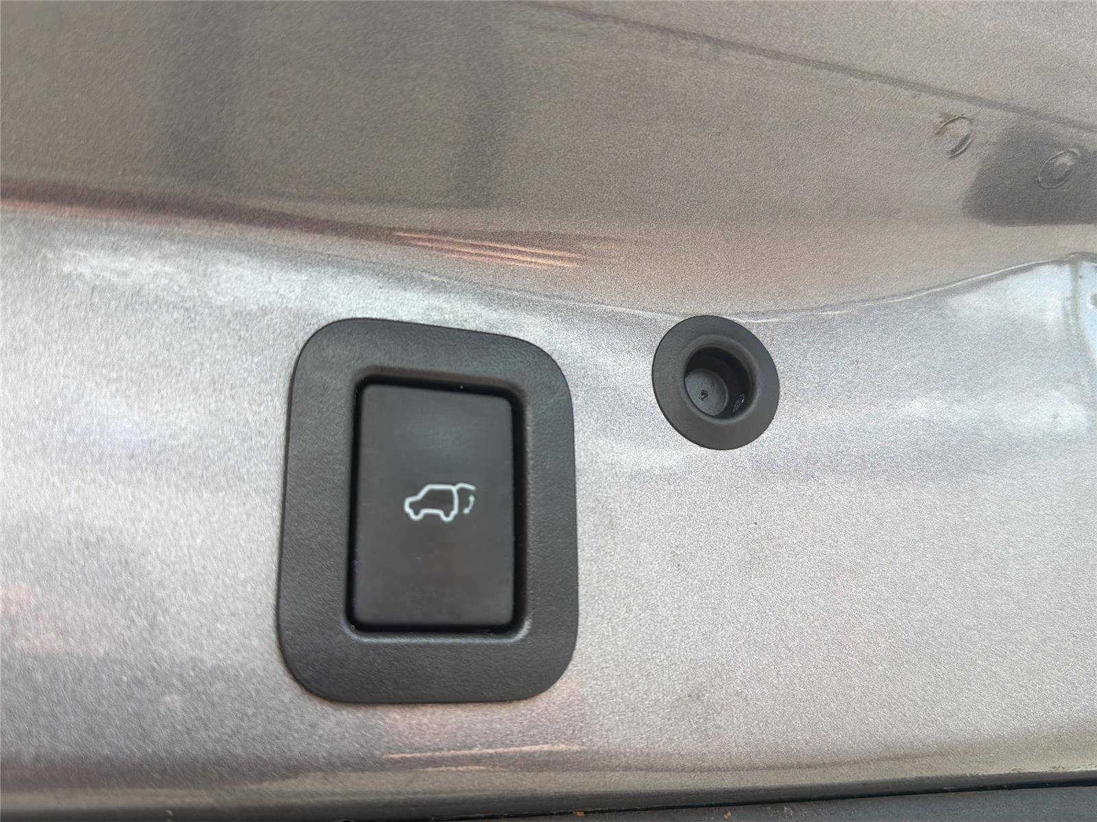 Used 2017 Toyota Highlander Plus w/ Carpet Mat Package AWD/4WD image 34