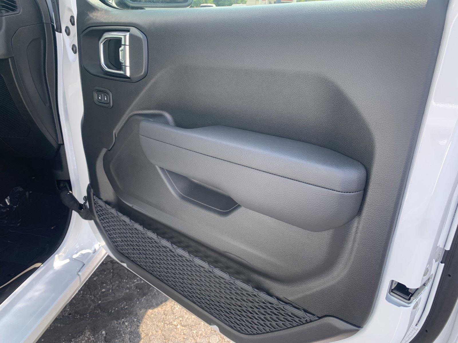 New 2025 Jeep Gladiator Sport image 11