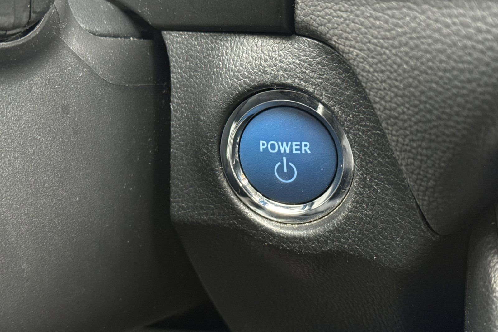 Used 2021 Toyota RAV4 XLE Premium image 23