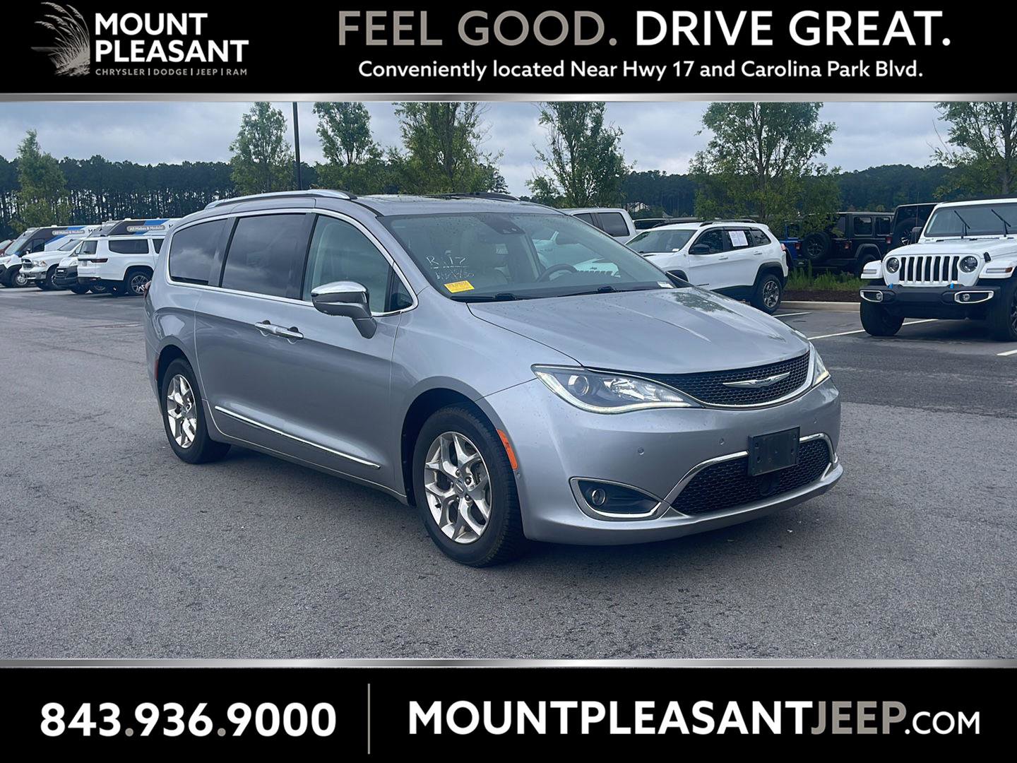 Used 2017 Chrysler Pacifica Limited FWD image 1