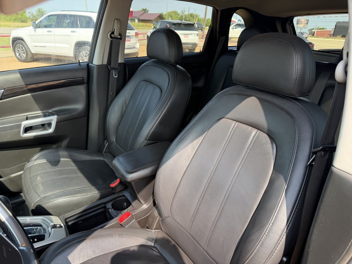 Used 2015 Chevrolet Captiva Sport LT w/ Convenience Package FWD image 11