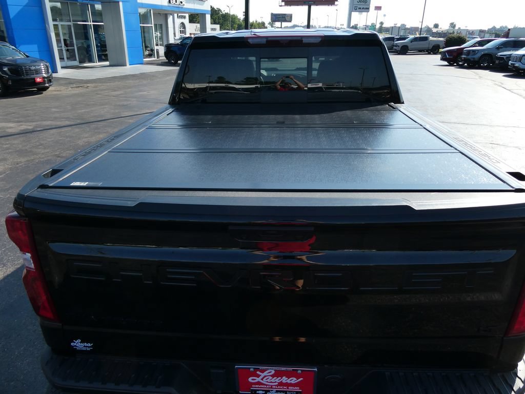 Certified 2022 Chevrolet Silverado 1500 LT Trail Boss w/ LT Trail Boss Premium Package AWD/4WD image 17