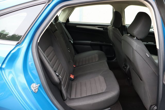 Used 2020 Ford Fusion SE image 30