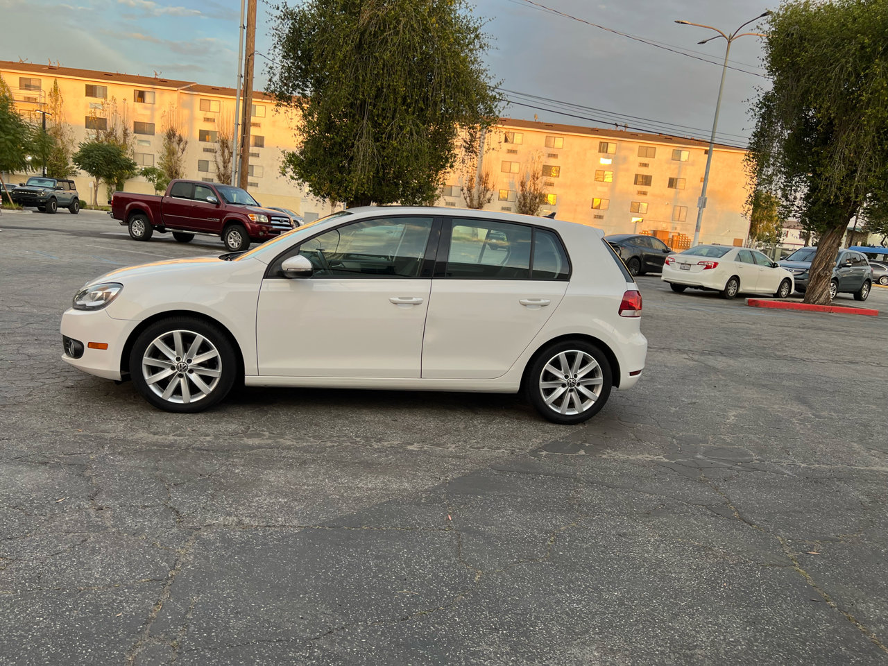 Used 2011 Volkswagen Golf TDI image 2