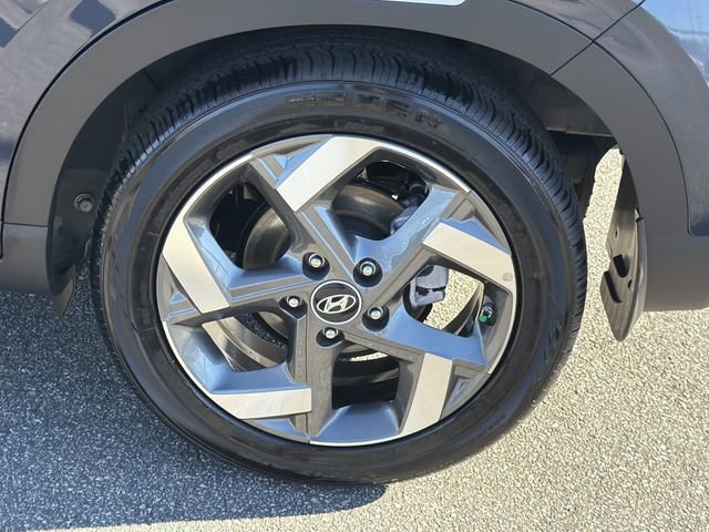 Certified 2025 Hyundai Venue Limited image 19