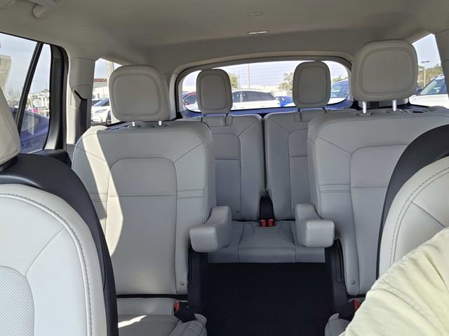 New 2026 Lincoln Aviator 2WD w/ Jet Appearance Package image 15