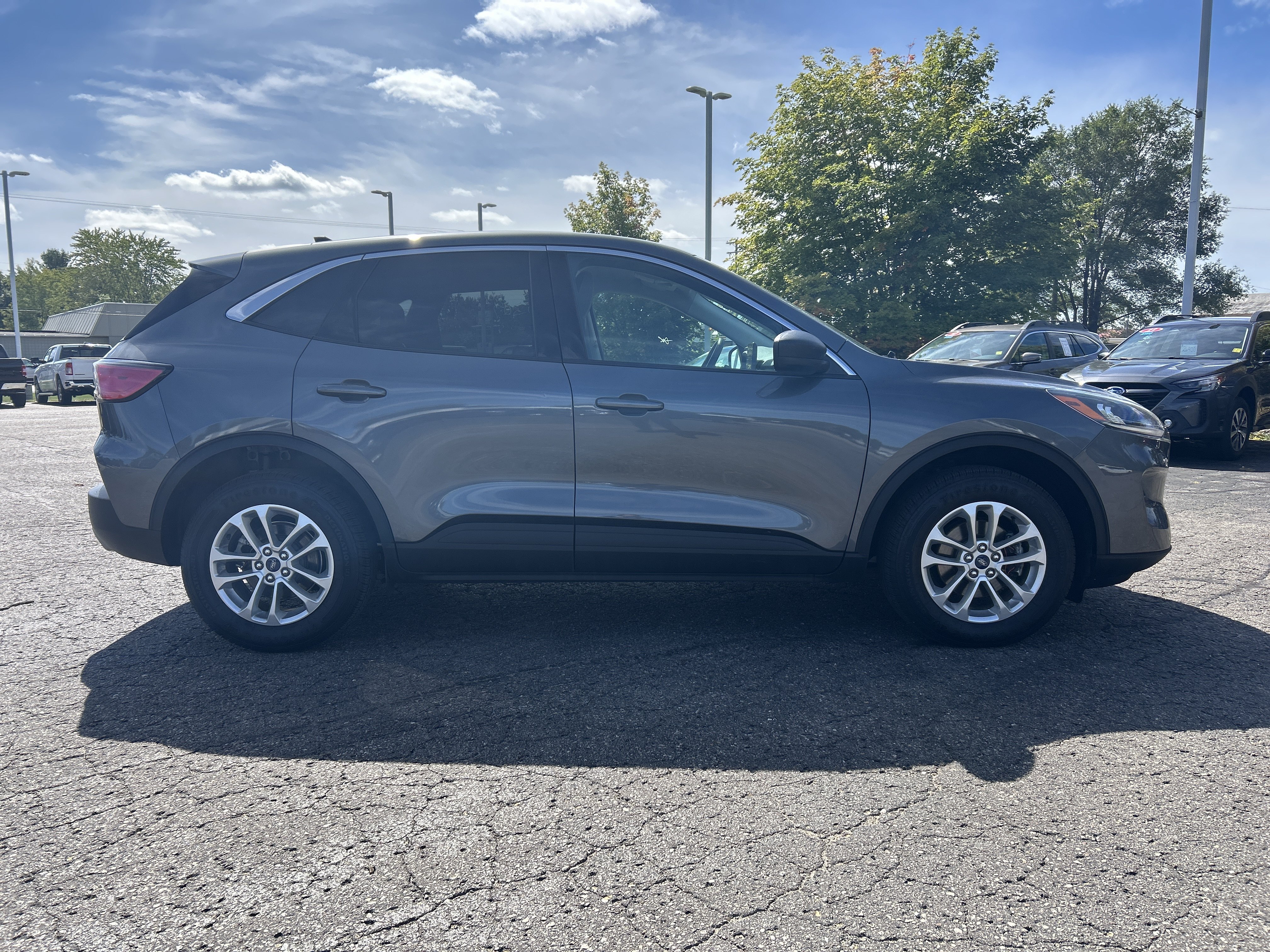 Used 2022 Ford Escape SE w/ Convenience Package AWD/4WD image 3