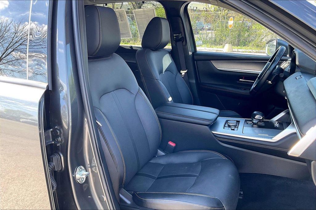 Certified 2024 MAZDA CX-90 Plug-In Hybrid w/ Preferred AWD/4WD image 7