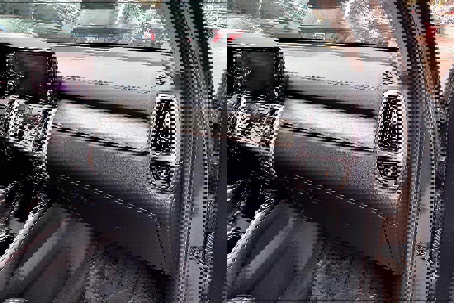 Used 2022 Kia Sorento EX w/ Panoramic Sunroof Package image 19