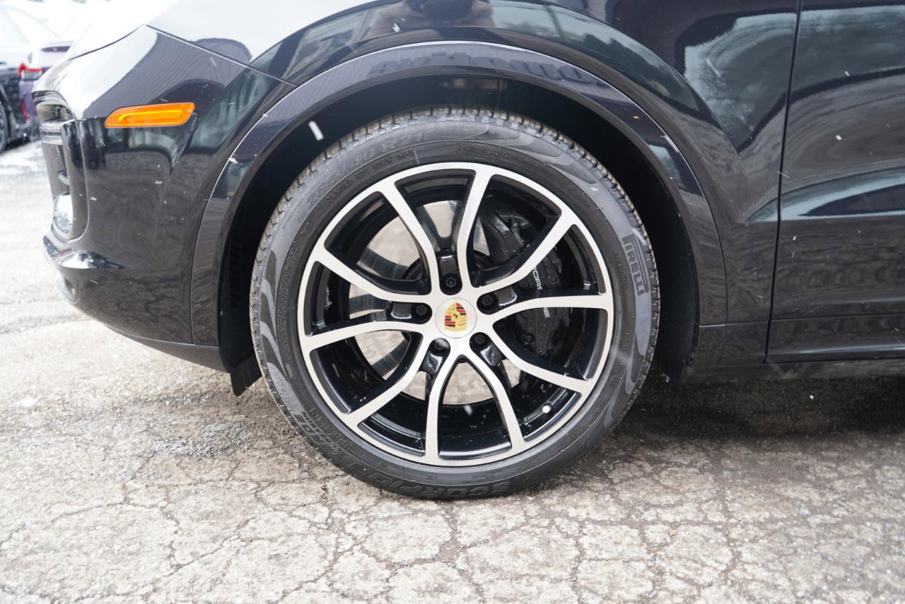 Used 2021 Porsche Cayenne Turbo image 16