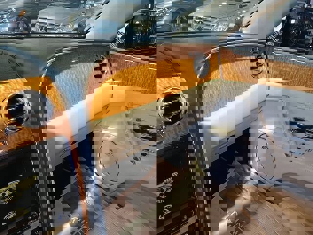 Used 2015 Bentley Flying Spur V8 image 31