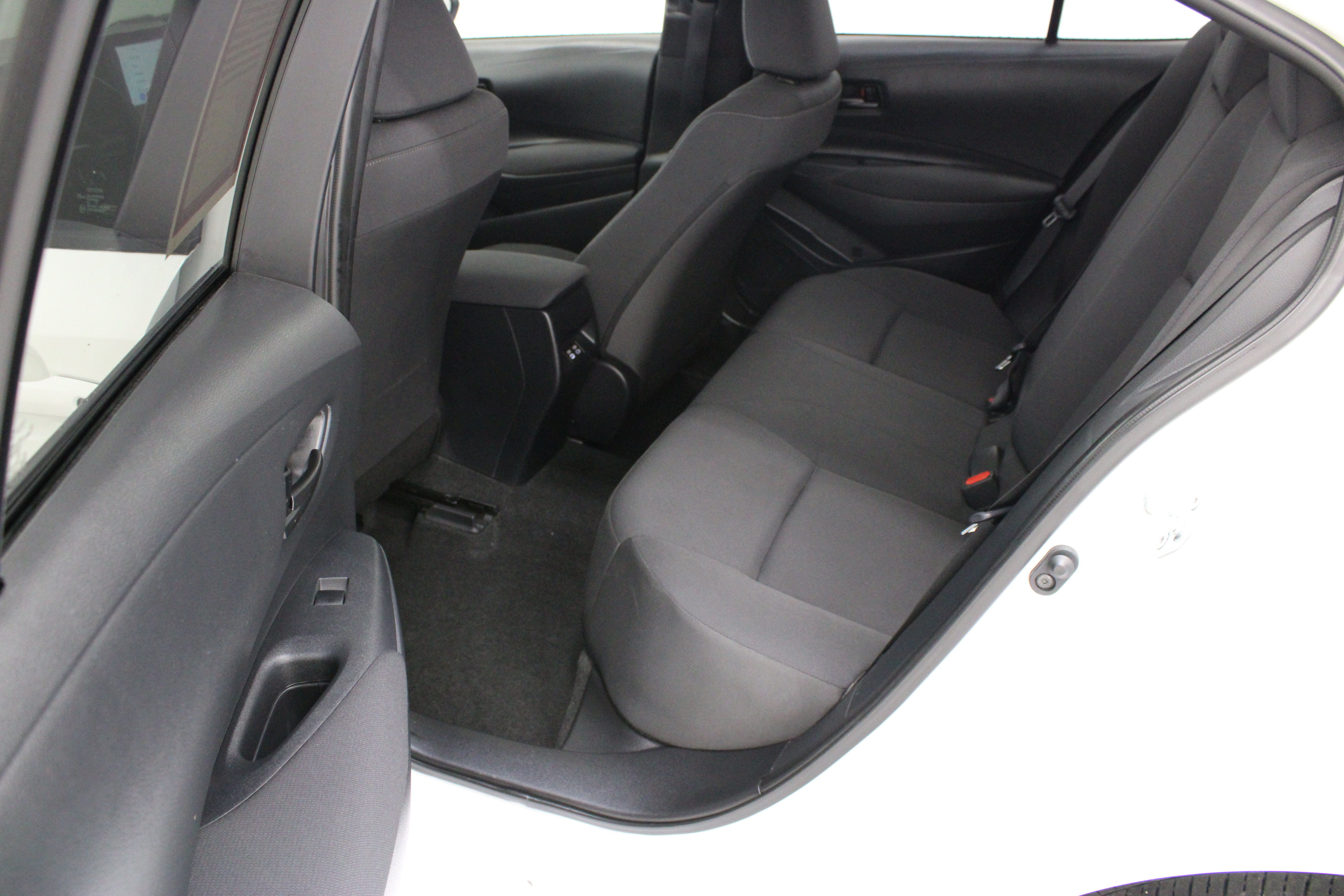 Used 2023 Toyota Corolla LE FWD image 25