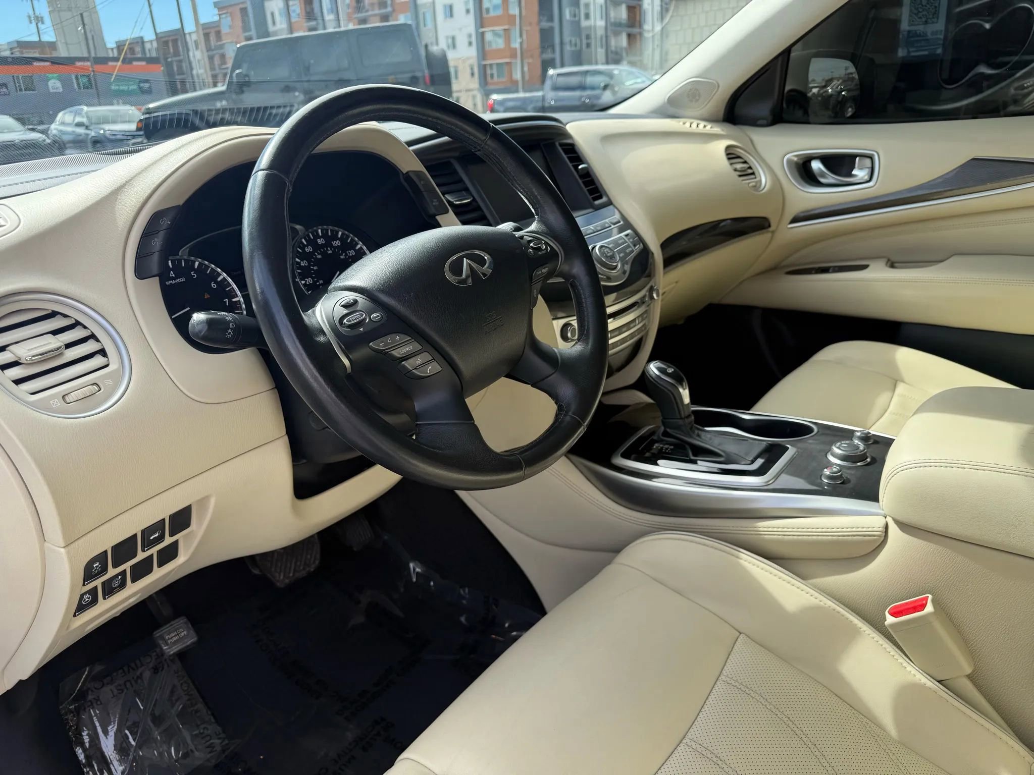 Used 2019 INFINITI QX60 Luxe w/ Essential Package image 7