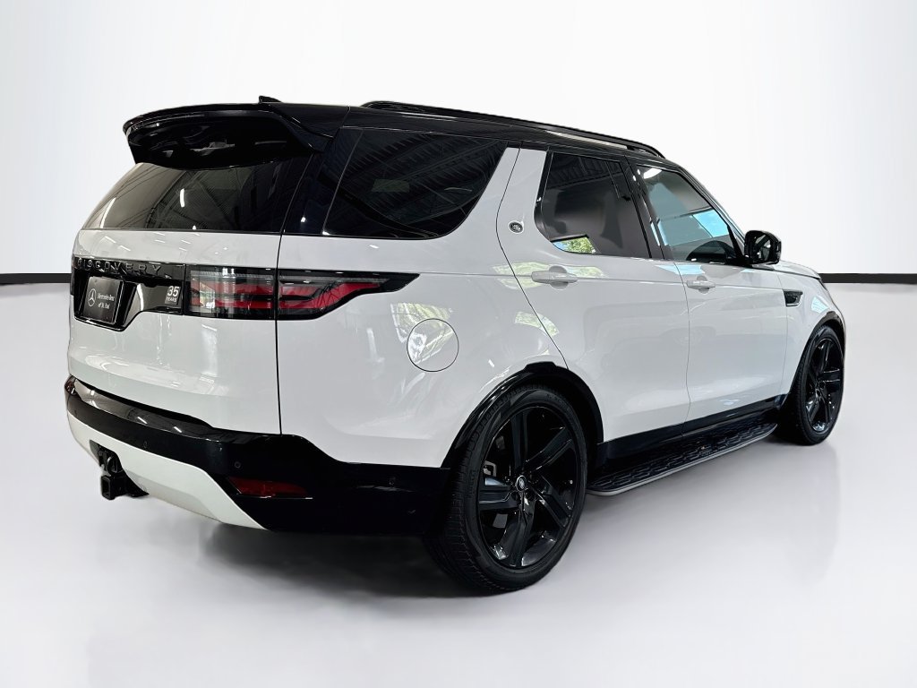 Used 2025 Land Rover Discovery Dynamic SE AWD/4WD image 5